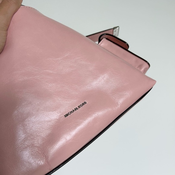 Michael Kors Dakota Medium Leather Shoulder Bag in Smokey Rose - Picture 6 of 9